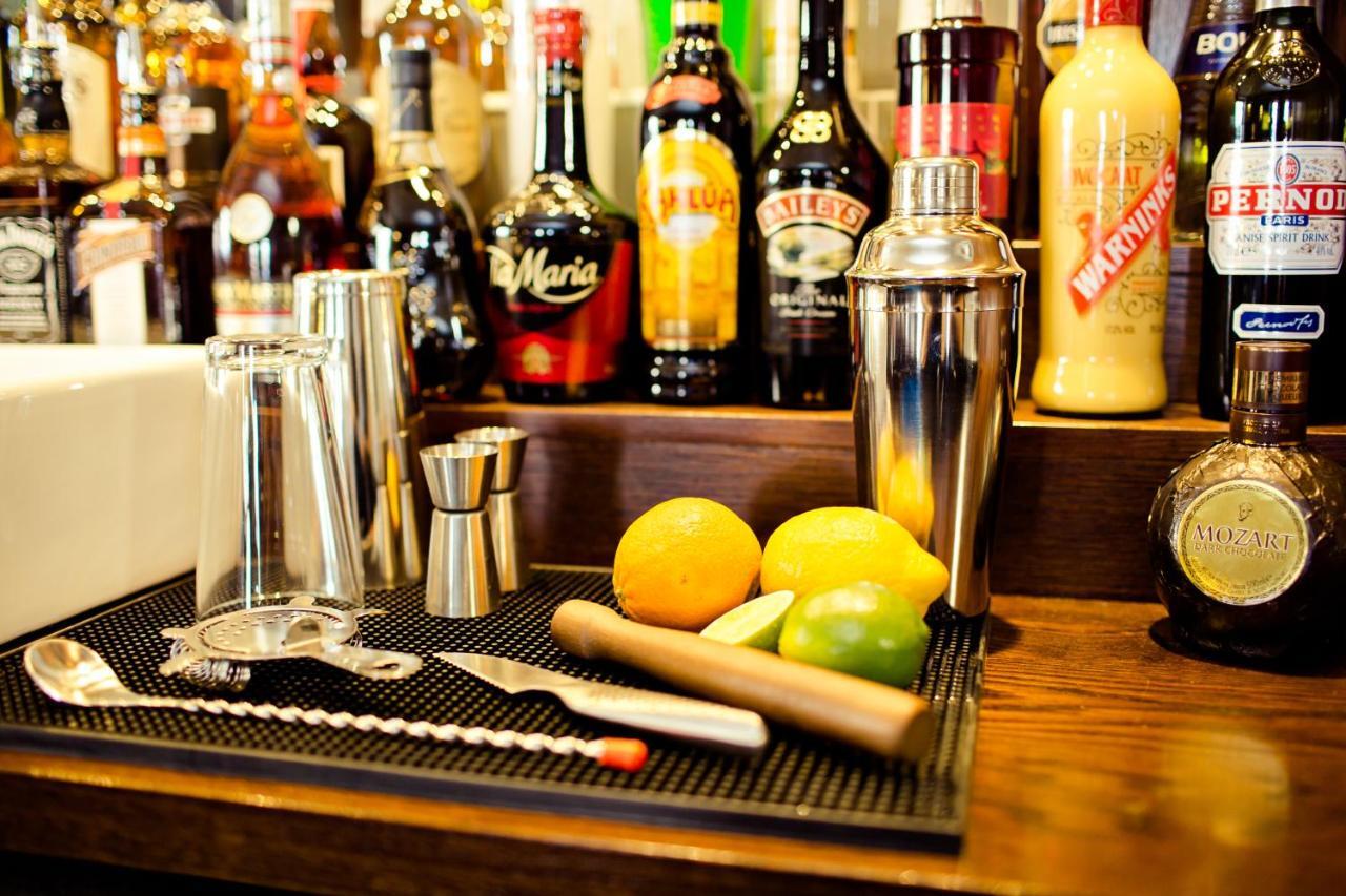 The Kings Arms Hotel Μπίσεστερ Εξωτερικό φωτογραφία